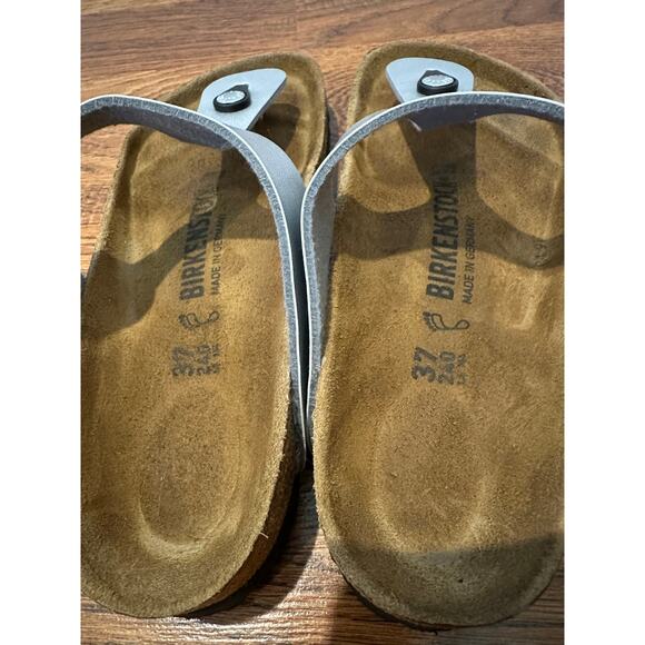 Birkenstock Gizeh Sandal Metallic Silver, Women's Size 37 Iconic Footwear - Picture 8 of 10